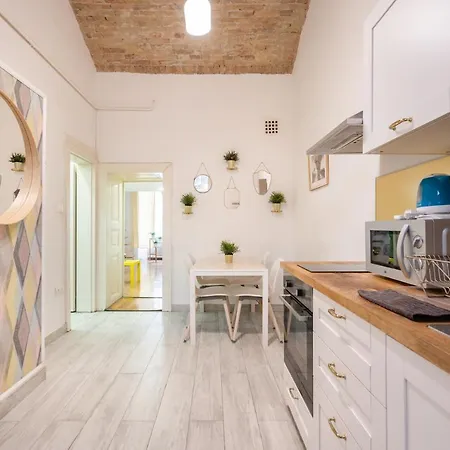 D20- Boutique Apartments, Best Location, By Bqa *